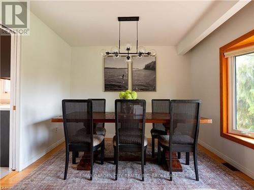 15 Rosemount Avenue, St. Catharines, ON - Indoor Photo Showing Dining Room