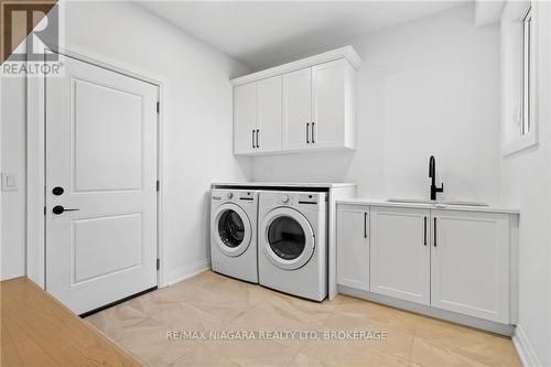 4213 Manson Lane, Lincoln, ON - Indoor Photo Showing Laundry Room