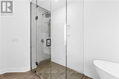 4213 Manson Lane, Lincoln, ON - Indoor Photo Showing Bathroom