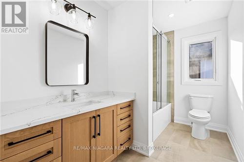 4213 Manson Lane, Lincoln (982 - Beamsville), ON - Indoor Photo Showing Bathroom