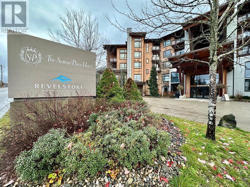 2950 Camozzi Road Unit# 3251, Revelstoke, BC - Outdoor With Facade