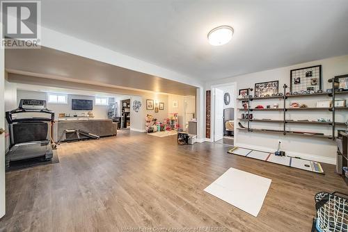 53 Hilton Court, Amherstburg, ON - Indoor Photo Showing Garage