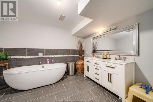 53 Hilton Court, Amherstburg, ON - Indoor Photo Showing Bathroom