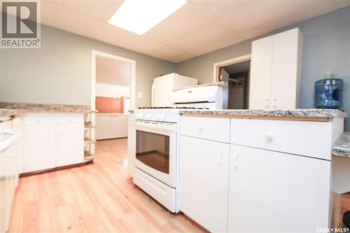 Wilkinson, Wallace Rm No. 243, SK - Indoor Photo Showing Kitchen