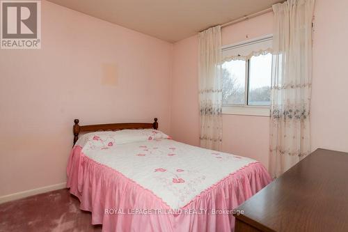 54 Wexford Avenue, London, ON - Indoor Photo Showing Bedroom