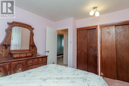 54 Wexford Avenue, London, ON - Indoor Photo Showing Bedroom