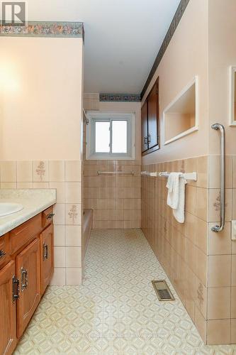 54 Wexford Avenue, London, ON - Indoor Photo Showing Bathroom