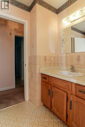 54 Wexford Avenue, London, ON - Indoor Photo Showing Bathroom