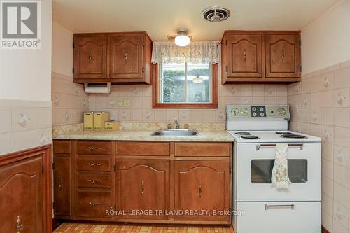 54 Wexford Avenue, London, ON - Indoor Photo Showing Kitchen