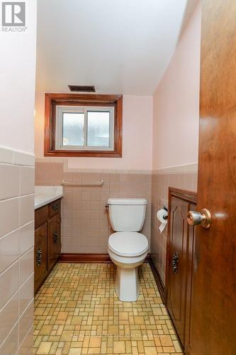 54 Wexford Avenue, London, ON - Indoor Photo Showing Bathroom