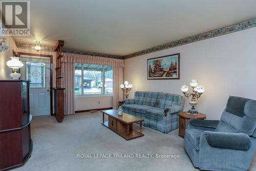 54 Wexford Avenue, London, ON - Indoor Photo Showing Living Room