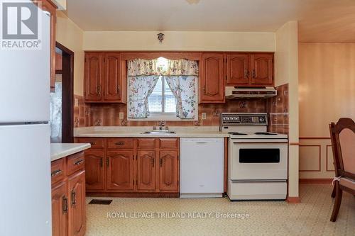 54 Wexford Avenue, London, ON - Indoor Photo Showing Kitchen