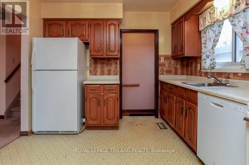 54 Wexford Avenue, London, ON - Indoor Photo Showing Kitchen