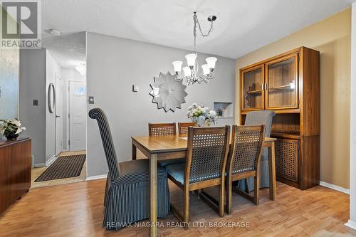 18 - 5815 Swayze Drive, Niagara Falls (205 - Church'S Lane), ON - Indoor Photo Showing Dining Room