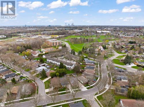 18 - 5815 Swayze Drive, Niagara Falls (205 - Church'S Lane), ON - Outdoor With View