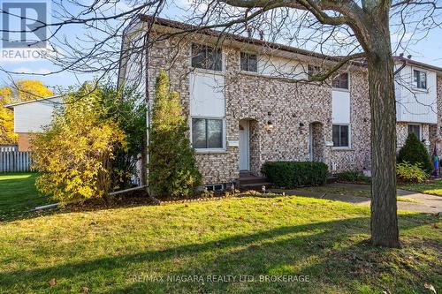 18 - 5815 Swayze Drive, Niagara Falls (205 - Church'S Lane), ON - Outdoor