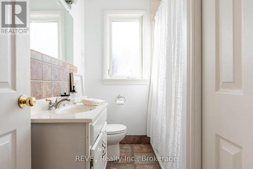 6771 Dunn Street, Niagara Falls (216 - Dorchester), ON - Indoor Photo Showing Bathroom