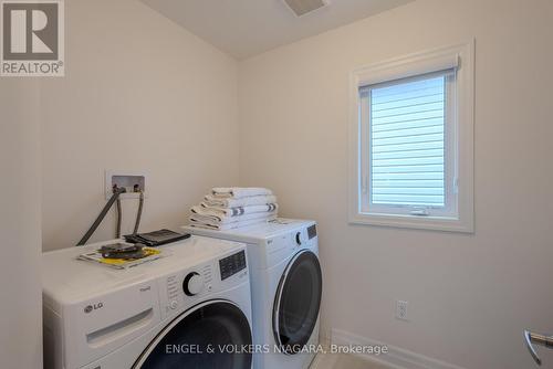 9247 White Oak Avenue, Niagara Falls (224 - Lyons Creek), ON - Indoor Photo Showing Laundry Room