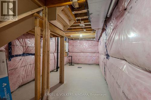 9247 White Oak Avenue, Niagara Falls (224 - Lyons Creek), ON - Indoor Photo Showing Basement