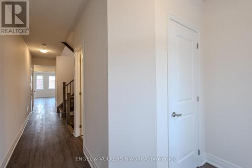 9247 White Oak Avenue, Niagara Falls (224 - Lyons Creek), ON - Indoor Photo Showing Other Room