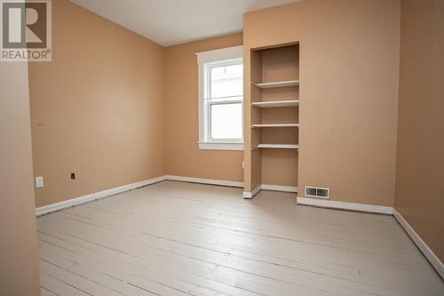 210 Hamilton Avenue, St. John'S, NL - Indoor Photo Showing Other Room