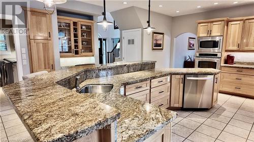 19 Stoney Island Crescent, Kincardine, ON - Indoor Photo Showing Kitchen With Upgraded Kitchen