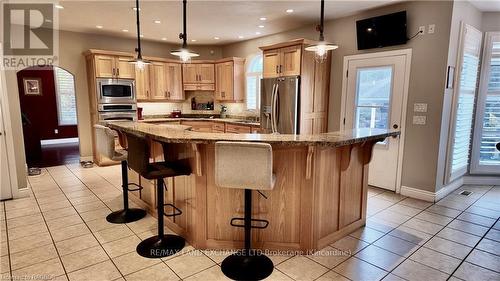 19 Stoney Island Crescent, Kincardine, ON - Indoor Photo Showing Kitchen With Upgraded Kitchen