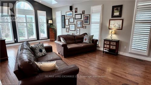 19 Stoney Island Crescent, Kincardine, ON - Indoor Photo Showing Living Room