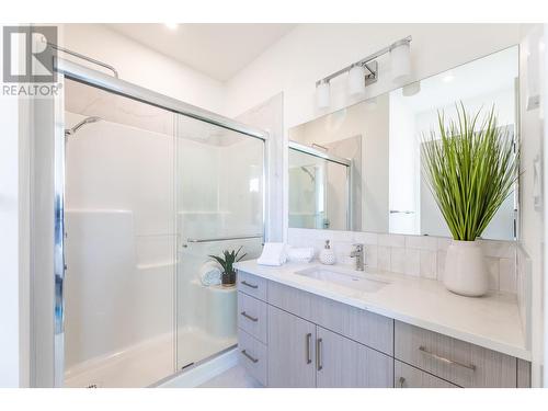 460 Conklin Avenue Unit# 101, Penticton, BC - Indoor Photo Showing Bathroom