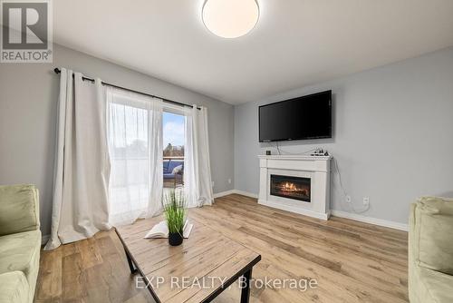 79 Oak Ridge Boulevard, Belleville, ON - Indoor Photo Showing Living Room With Fireplace