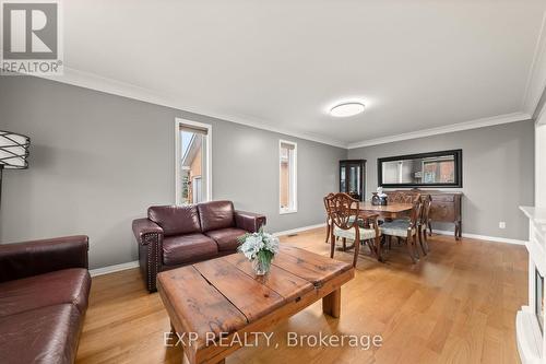 79 Oak Ridge Boulevard, Belleville, ON - Indoor Photo Showing Living Room