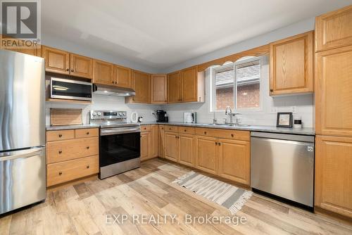 79 Oak Ridge Boulevard, Belleville, ON - Indoor Photo Showing Kitchen