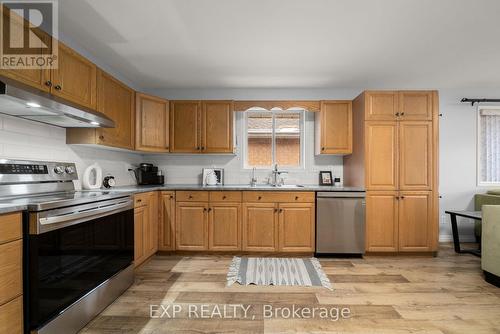 79 Oak Ridge Boulevard, Belleville, ON - Indoor Photo Showing Kitchen