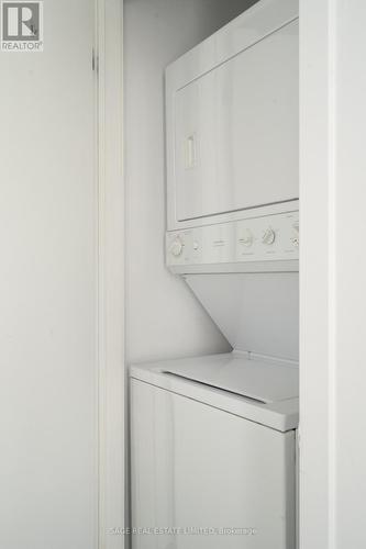 502 - 549 King Street E, Toronto, ON - Indoor Photo Showing Laundry Room