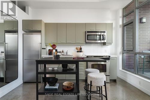 502 - 549 King Street E, Toronto, ON - Indoor Photo Showing Kitchen With Upgraded Kitchen