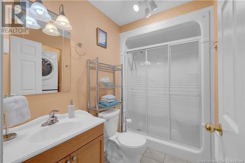 439 Whipple Street, Saint John, NB - Indoor Photo Showing Bathroom