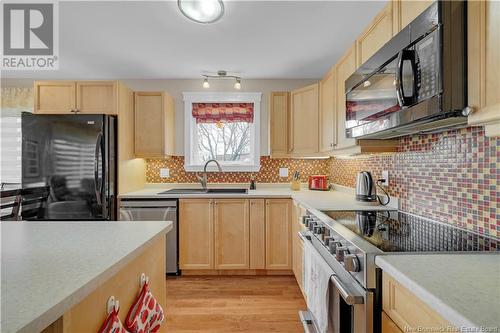 439 Whipple Street, Saint John, NB - Indoor Photo Showing Kitchen With Upgraded Kitchen