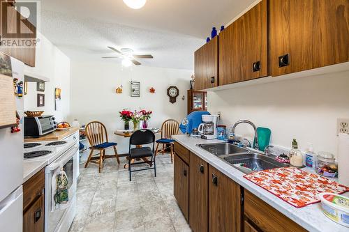 1775 6Th Avenue, Prince George, BC - Indoor Photo Showing Kitchen With Double Sink