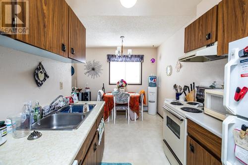 1775 6Th Avenue, Prince George, BC - Indoor Photo Showing Kitchen With Double Sink