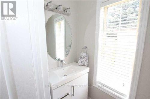 6873 Shade House Court, Mississauga, ON - Indoor Photo Showing Bathroom