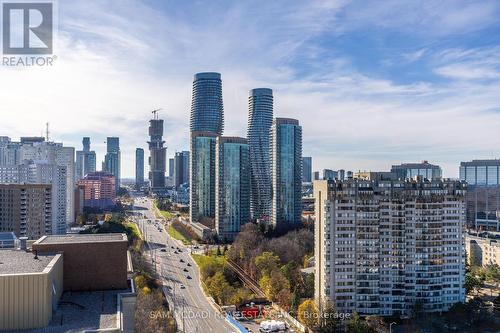 2003 - 202 Burnhamthorpe Road E, Mississauga, ON - Outdoor With View