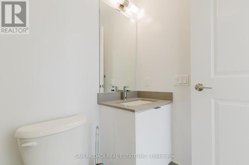 2003 - 202 Burnhamthorpe Road E, Mississauga, ON - Indoor Photo Showing Bathroom