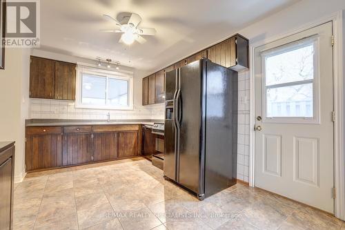 2696 Hollington Crescent, Mississauga, ON - Indoor Photo Showing Kitchen