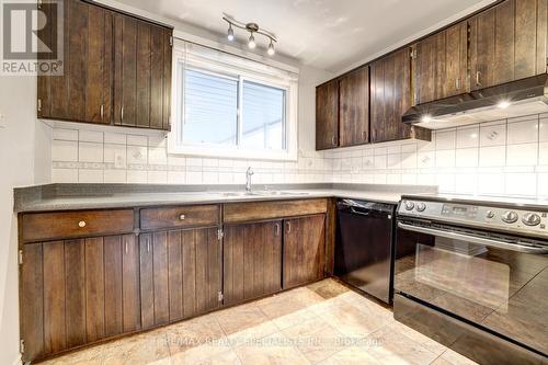 2696 Hollington Crescent, Mississauga, ON - Indoor Photo Showing Kitchen