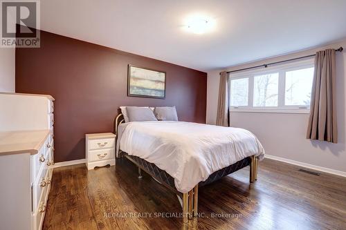 2696 Hollington Crescent, Mississauga, ON - Indoor Photo Showing Bedroom