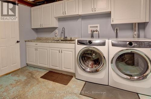 2696 Hollington Crescent, Mississauga, ON - Indoor Photo Showing Laundry Room