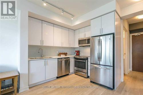 608 - 2200 Lake Shore Boulevard W, Toronto, ON - Indoor Photo Showing Kitchen