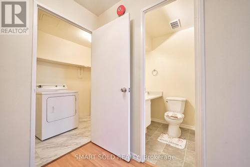 206 - 165 Cherokee Boulevard, Toronto, ON - Indoor Photo Showing Laundry Room