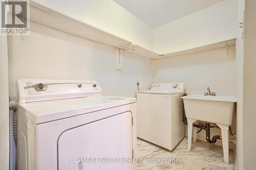 206 - 165 Cherokee Boulevard, Toronto, ON - Indoor Photo Showing Laundry Room