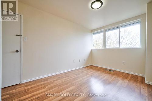 206 - 165 Cherokee Boulevard, Toronto, ON - Indoor Photo Showing Other Room